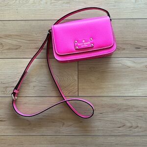 New w/o tags Kate Spade Leather cross body bag ! 💖Wellesley Flynn bag